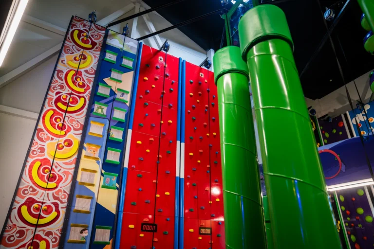 Galerie – Murs de grimpe im Magic Parc in Rennaz